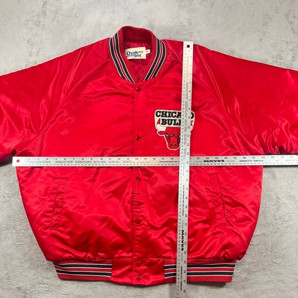 Rare 80’s 90’s Vintage Chicago Bulls Chalk Line Satin Jacket Size XXL Spellout🔥 - Picture 4 of 6